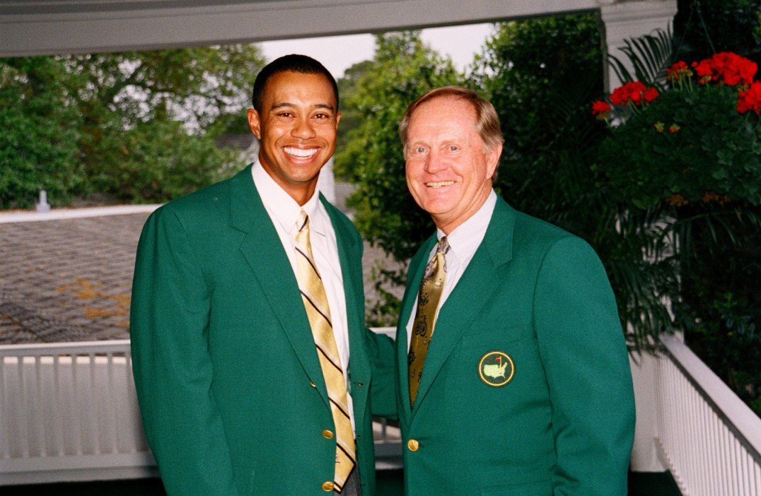 Tiger Woods And Jack Nicklaus At The Champions Dinner Of The 2002 Masters Tournament  (Photo by Augusta National/Getty Images)