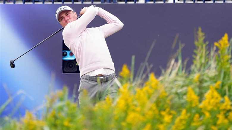 Moment Justin Thomas leaves ‘even the fish’ ducking for cover at The Open as he shanks ’embarrassing’ shot out of bounds