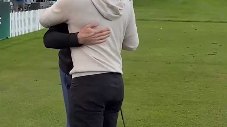 Watch wholesome moment Andy Murray gives Rory McIlroy pep talk after difficult year as fans say ‘game meets game’