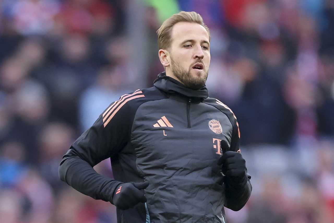 Harry Kane of Bayern Munich warming up.