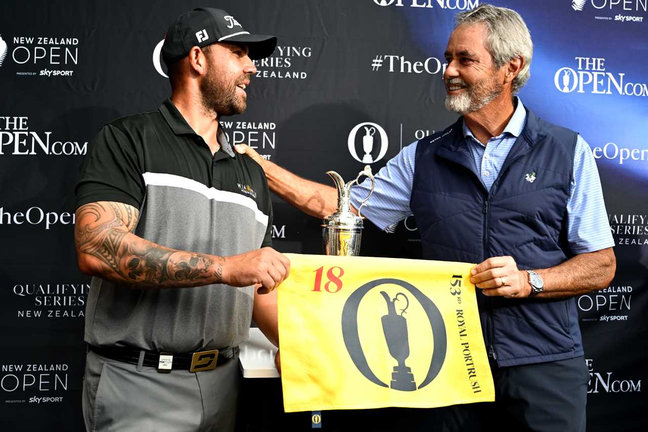 Ian Baker-Finch congratulates Ryan Peake after winning the New Zealand Open qualifying.