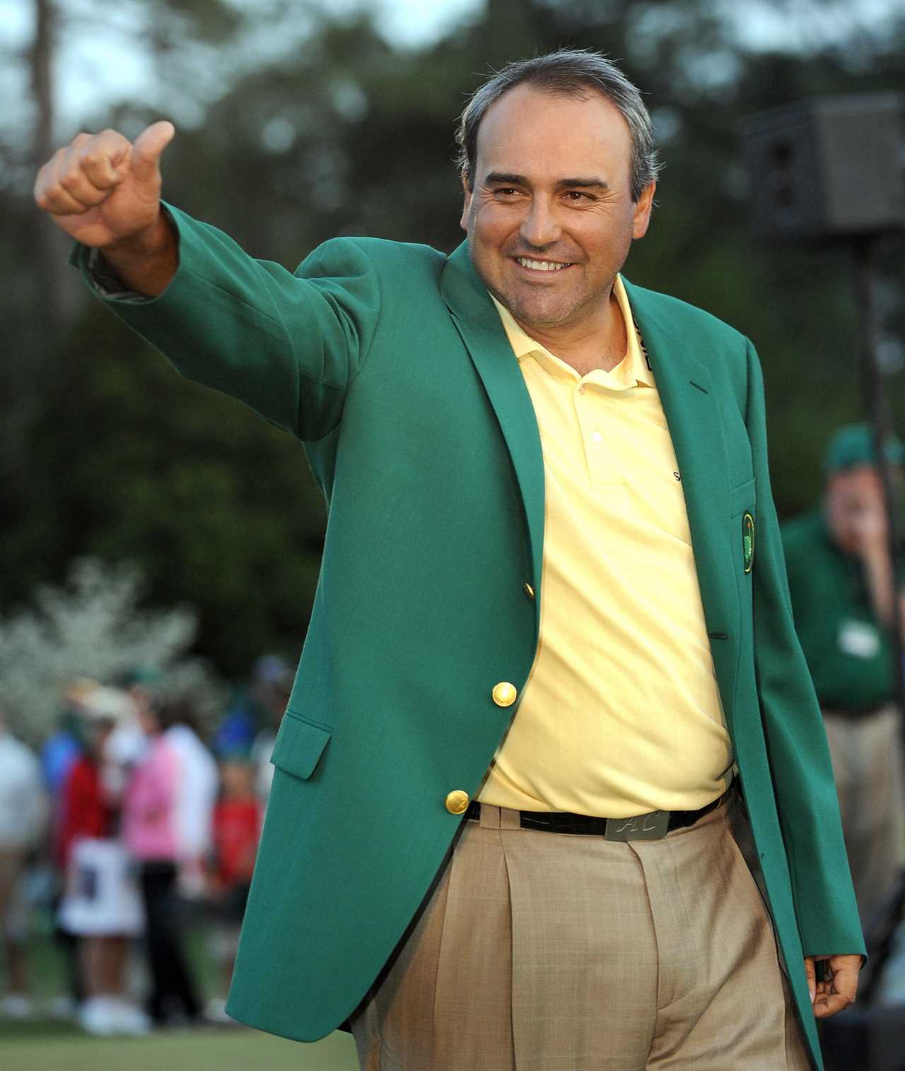 Angel Cabrera giving a thumbs up after winning the 2009 Masters Tournament.