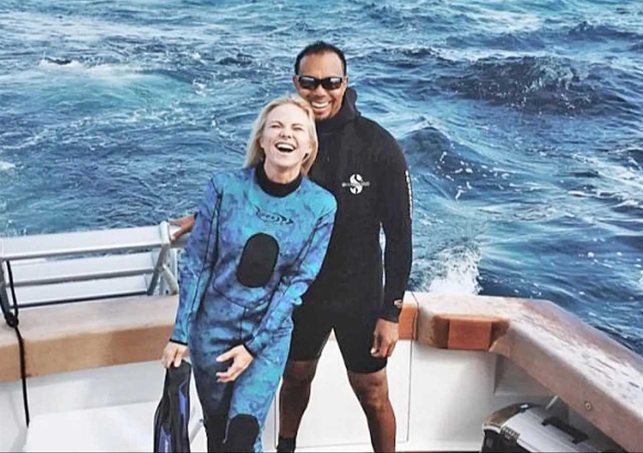 Tiger Woods and Kristin Smith on a boat.